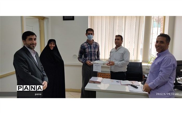 توزیع مکمل ویتامین D3 در بین کارکنان آموزش و پرورش منطقه 6