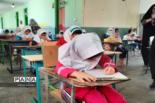 آزمون کتابخوانی دانش‌آموزی در ساری