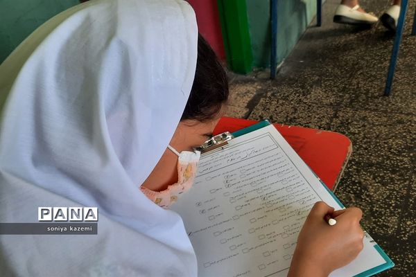 آزمون کتابخوانی دانش‌آموزی در ساری