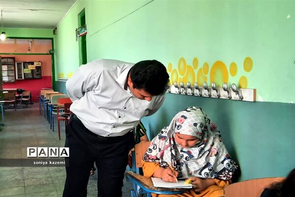 آزمون کتابخوانی دانش‌آموزی در ساری