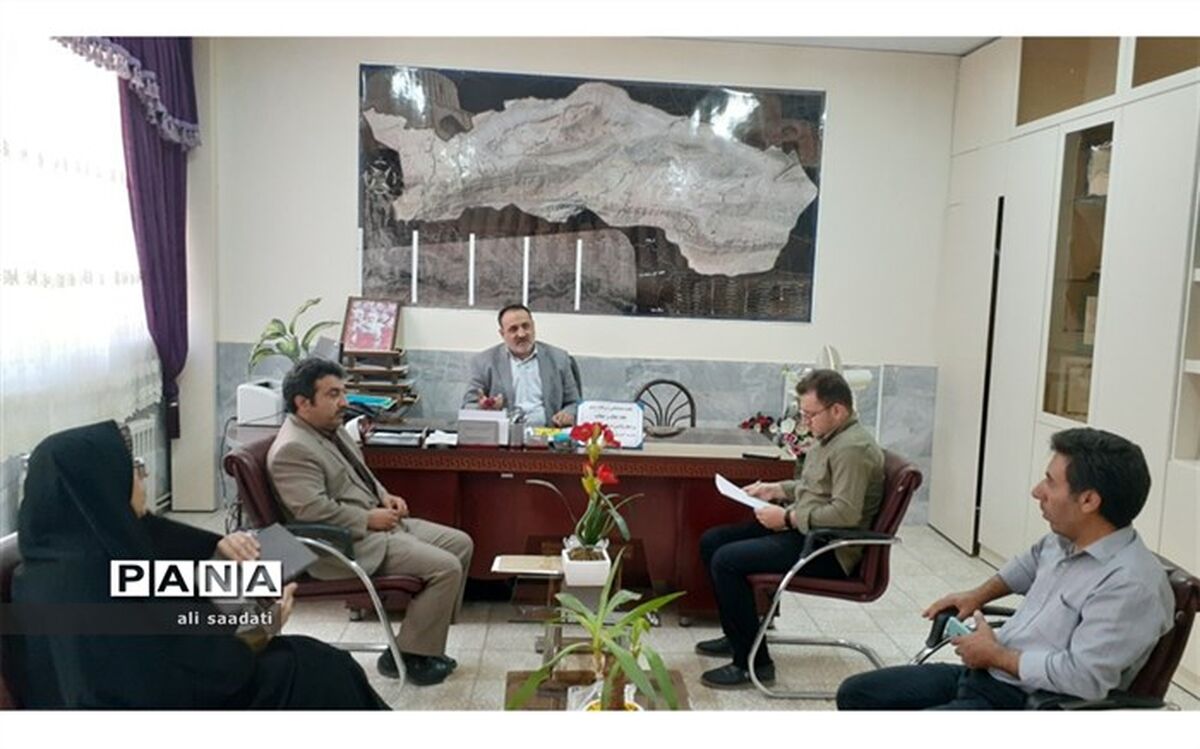 وظیفه اصلی آموزش و پرورش نهادینه‌کردن فرهنگ حجاب و عفاف در میان دانش‌آموزان  است