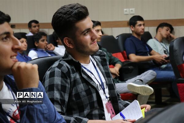 آموزش خبرنگاری به دانش آموزان عشایر کشور