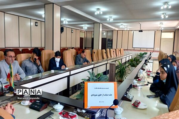 هم‌اندیشی مدیر آموزش و پرورش شهریار با اعضا هیات رئیسه مجلس دانش‌آموزی