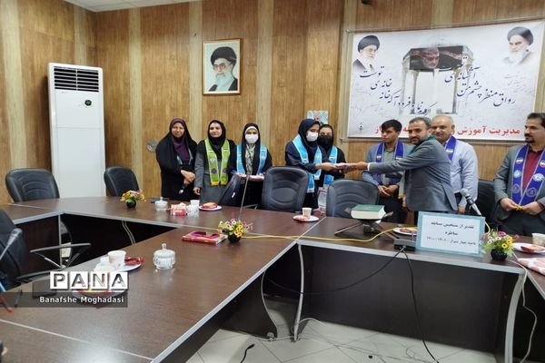 جلسه مجمع اعضا و مربیان و هیات رئیسه مجلس دانش‌آموزی ناحیه ۴ شیراز