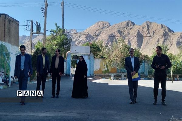 بازدید معاون پرورشی و فرهنگی اداره‌کل آموزش و پرورش استان اصفهان از مدارس شهرستان فریدن