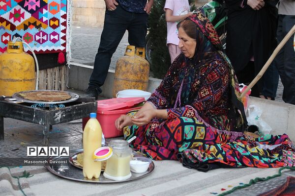 برپایی جشنواره اقوام ایران زمین در گذر حافظیه شیراز