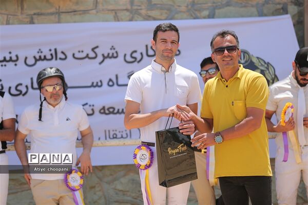 برگزاری مسابقات پرش با اسب در باشگاه ذوالجناح