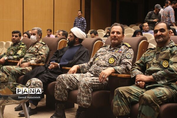 افتتاح نگارخانه مقاومت و برگزاری نشست تشریح یادواره شهدای ارتش در قم