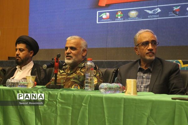 افتتاح نگارخانه مقاومت و برگزاری نشست تشریح یادواره شهدای ارتش در قم