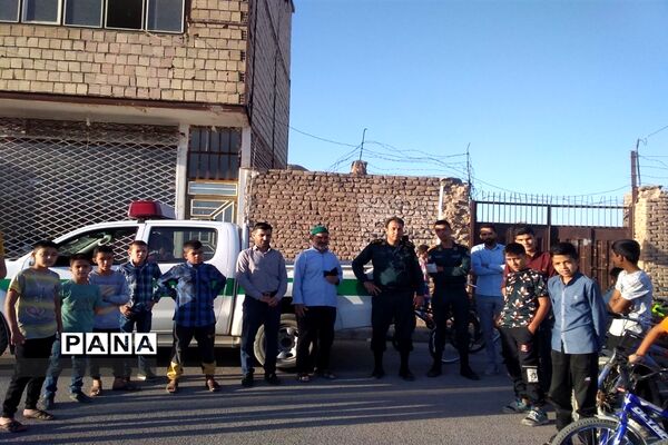 رزمایش دوچرخه‌سواری دانش‌آموزان روستای دهنو، خلیل‌آباد