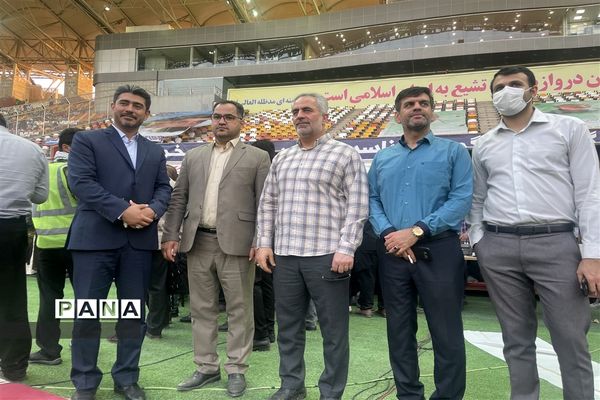 حضور پیشتازان ناحیه یک اهواز در اجرای سرود سلام فرمانده