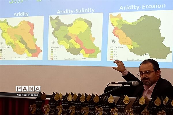 تجلیل از تولیدکنندگان بخش کشاورزی کاشمر و کوهسرخ