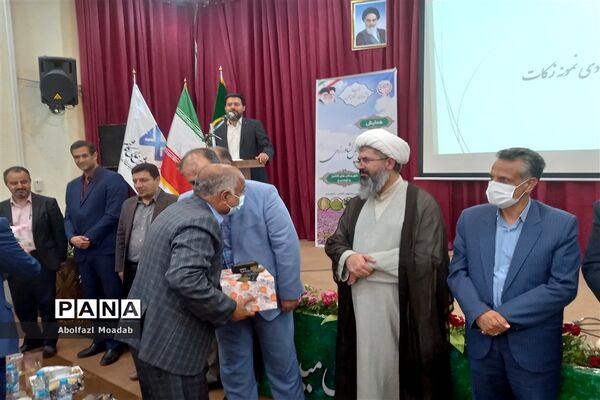 تجلیل از تولیدکنندگان بخش کشاورزی کاشمر و کوهسرخ