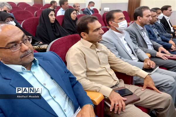 تجلیل از تولیدکنندگان بخش کشاورزی کاشمر و کوهسرخ