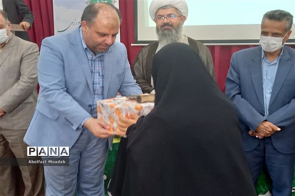 تجلیل از تولیدکنندگان بخش کشاورزی کاشمر و کوهسرخ