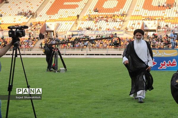 اجتماع غدیری‌ها و اجرای سرود سلام فرمانده در اهواز