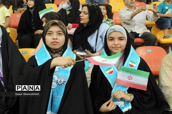 اجتماع غدیری‌ها و اجرای سرود سلام فرمانده در اهواز