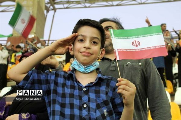 اجتماع غدیری‌ها و اجرای سرود سلام فرمانده در اهواز