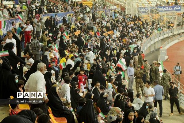 اجتماع غدیری‌ها و اجرای سرود سلام فرمانده در اهواز