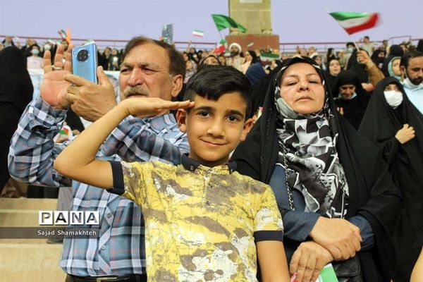 اجتماع غدیری‌ها و اجرای سرود سلام فرمانده در اهواز