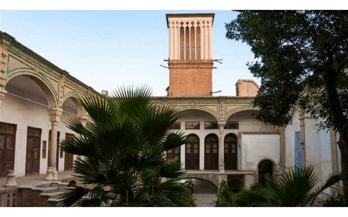 کتاب «خانه‌های تاریخی شهر قم» رونمایی شد