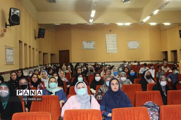 مراسم تجلیل از برگزیدگان مسابقات قرآن و عترت و نماز