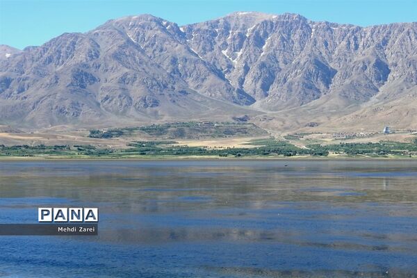 هنر آفرینی خداوند در طبیعت  تالاب چغاخور در چهار محال و بختیاری