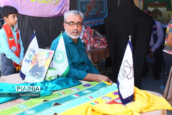 بازدید آیت‌آله دژکام، نماینده ولی فقیه در فارس و تولیت آستان شاهچراغ (ع) از موکب‌های سازمان دانش‌آموزی در حرم مطهر شاهچراغ (ع)