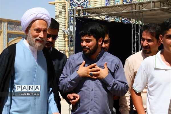 بازدید آیت‌آله دژکام، نماینده ولی فقیه در فارس و تولیت آستان شاهچراغ (ع) از موکب‌های سازمان دانش‌آموزی در حرم مطهر شاهچراغ (ع)