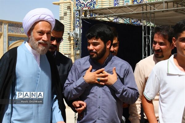 بازدید آیت‌آله دژکام، نماینده ولی فقیه در فارس و تولیت آستان شاهچراغ (ع) از موکب‌های سازمان دانش‌آموزی در حرم مطهر شاهچراغ (ع)