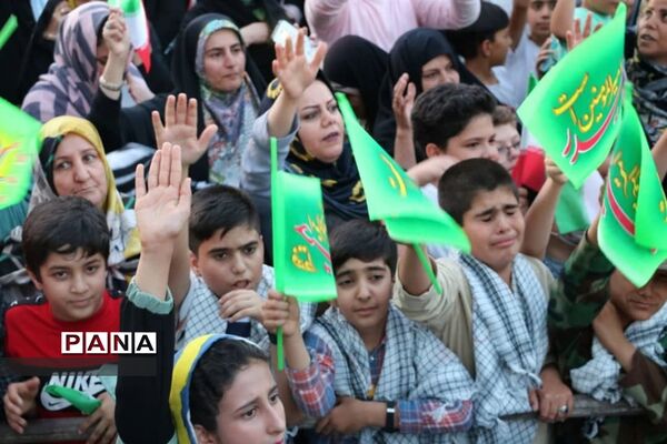 اجرای سرود ۵۰۰۰ تفری سلام فرمانده در شهرستان نظر آباد