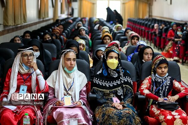 برگزاری کلاس‌ها و دوره‌های آموزشی ویژه دانش‌آموزان عشایر کشور در اردوگاه ثامن الحجج مشهد مقدس