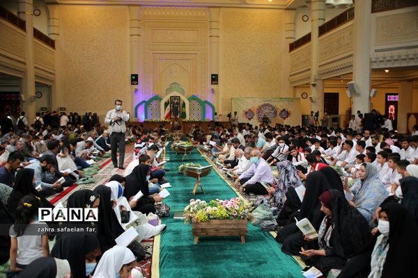 برپایی ۴ موکب توسط دانش‌آموزان پیشتاز سازمان دانش‌آموزی فارس در روز عید غدیر در حرم شاهچراغ (ع)