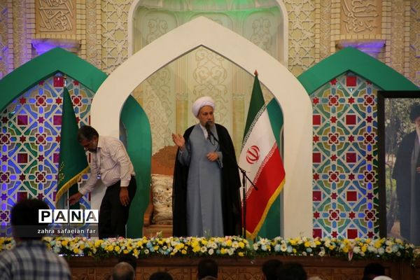 گرامیداشت عید امامت همراه با قرائت خطبه‌ غدیر و عقد اخوت در شیراز