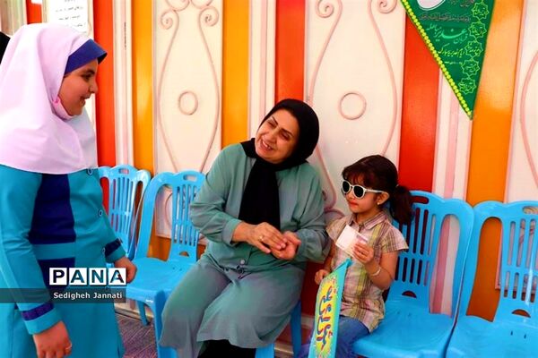 حضور پرشور دهه نودی‌های آباده در برپایی جشن عید غدیر