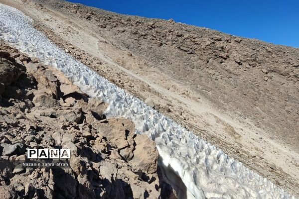 طبیعت زیبای قله دماوند
