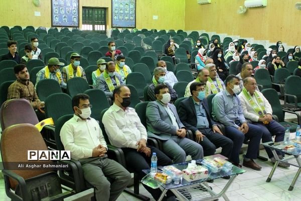 تجلیل از مربیان پیشتاز و فعالان سازمان دانش‌آموزی منطقه شبانکاره