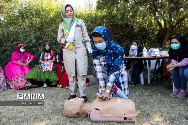 برگزاری کلاس‌ها و دوره‌های آموزشی ویژه دانش‌آموزان عشایر کشور در اردوگاه ثامن الحجج مشهد مقدس