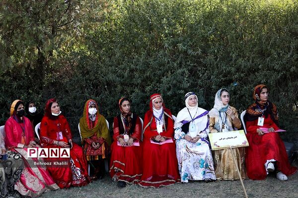 برگزاری کلاس‌ها و دوره‌های آموزشی ویژه دانش‌آموزان عشایر کشور در اردوگاه ثامن الحجج مشهد مقدس