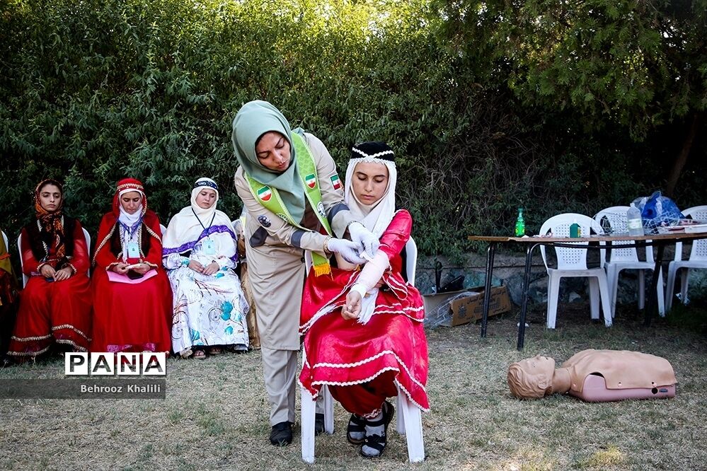برگزاری کلاس‌ها و دوره‌های آموزشی ویژه دانش‌آموزان عشایر کشور در اردوگاه ثامن الحجج مشهد مقدس