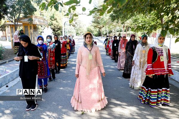 برگزاری کلاس‌ها و دوره‌های آموزشی ویژه دانش‌آموزان عشایر کشور در اردوگاه ثامن الحجج مشهد مقدس