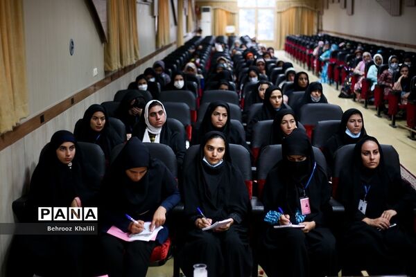 برگزاری کلاس‌ها و دوره‌های آموزشی ویژه دانش‌آموزان عشایر کشور در اردوگاه ثامن الحجج مشهد مقدس