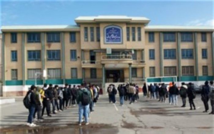 در صورت مستقل شدن آموزش و پرورش فردیس، چهار مدرسه از کرج به فردیس منتقل می‌شود