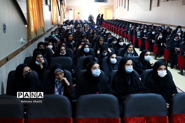 برگزاری کلاس سواد‌ رسانه‌ای برای دانش‌‌آموزان دختر عشایر در بیست و یکمین اردوی کشوری