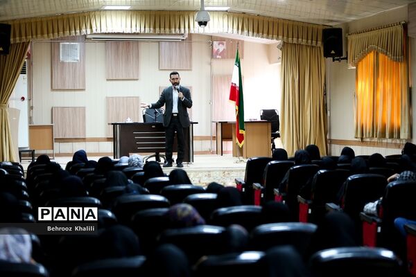 برگزاری کلاس سواد‌ رسانه‌ای برای دانش‌‌آموزان دختر عشایر در بیست و یکمین اردوی کشوری