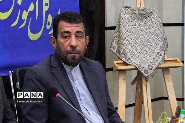 نشست هم‌اندیشی دانش‌آموزان تراز انقلاب اسلامی استان بوشهر