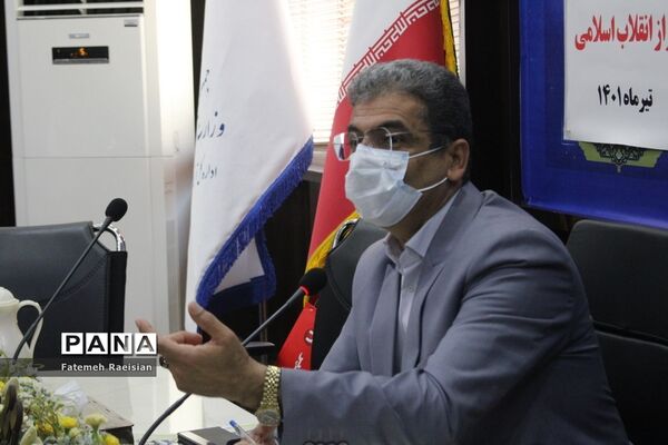 نشست هم‌اندیشی دانش‌آموزان تراز انقلاب اسلامی استان بوشهر