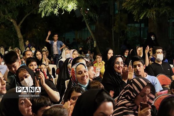 برنامه زنده «شب فیروزه‌ای» در دماوند