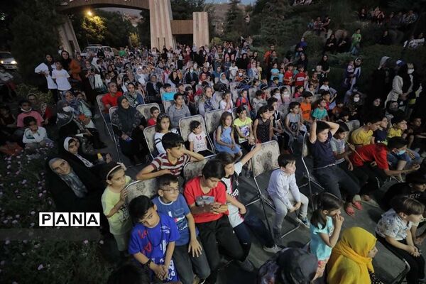 استقبال شهروندان کرجی از نمایش «آش سنگ»