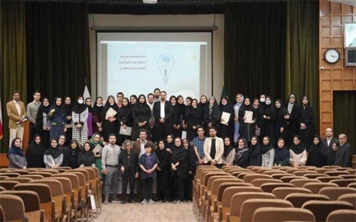 یادگیری فقط تئوری خواندن نیست، بلکه تحقیق و پژوهش نیز لازمه آن است